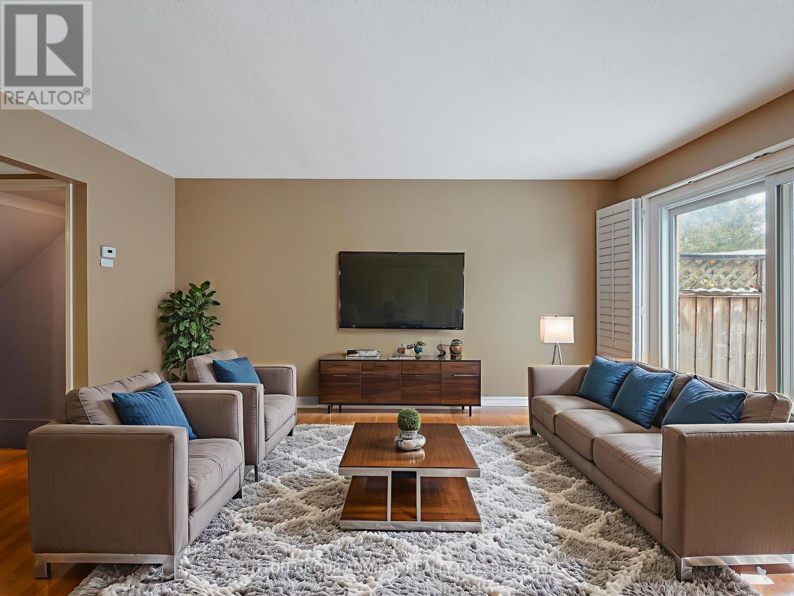 #60 - 385 The East Mall, Toronto, Ontario  M9B 6J4 - Photo 12 - W12809344