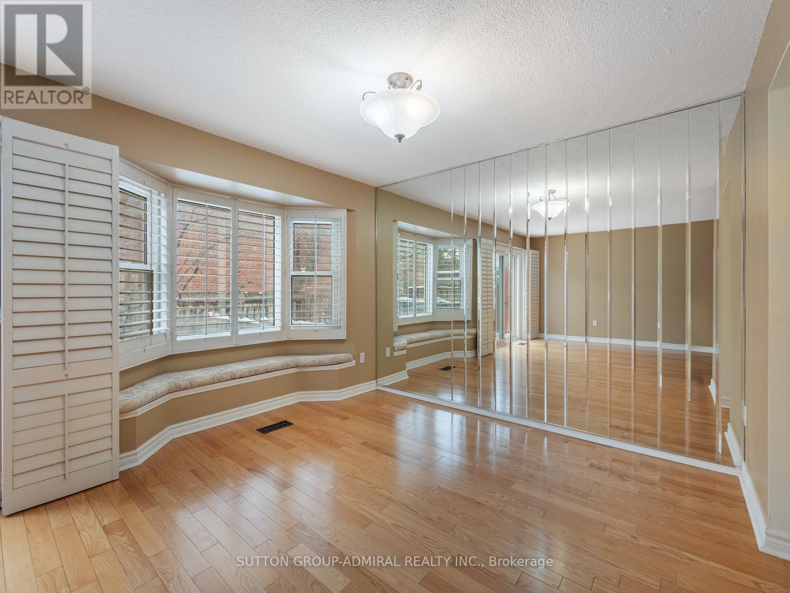 #60 - 385 The East Mall, Toronto, Ontario  M9B 6J4 - Photo 17 - W12809344