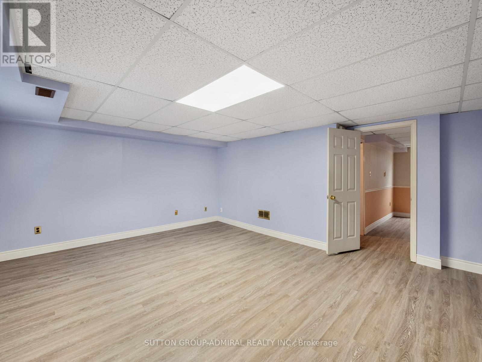 #60 - 385 The East Mall, Toronto, Ontario  M9B 6J4 - Photo 38 - W12809344