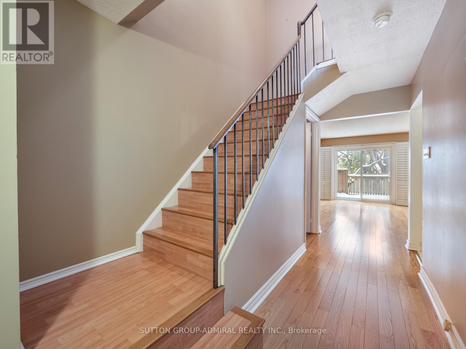 #60 - 385 The East Mall, Toronto, Ontario  M9B 6J4 - Photo 4 - W12809344