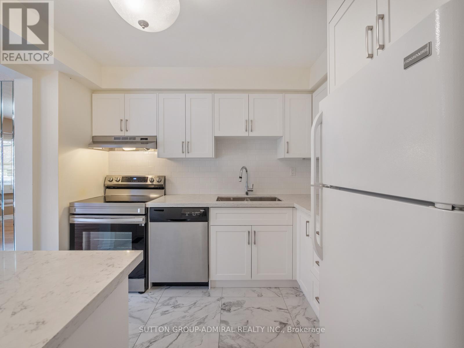 #60 - 385 The East Mall, Toronto, Ontario  M9B 6J4 - Photo 5 - W12809344