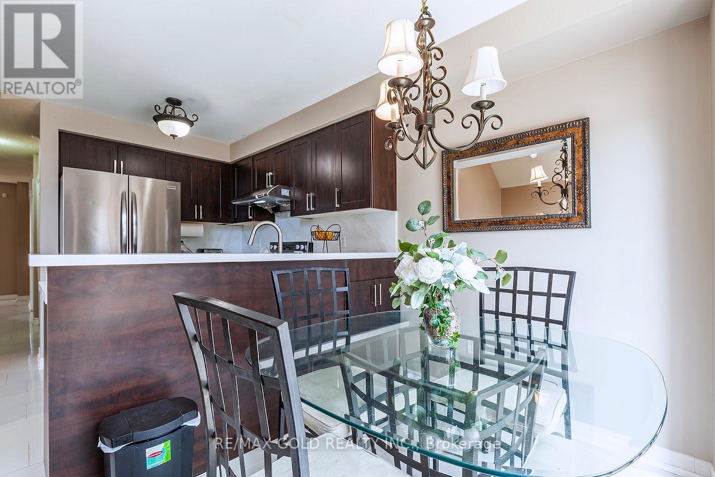 1 Ripley Crescent, Brampton (Fletcher's West), Ontario  L6Y 4S8 - Photo 10 - W12809348