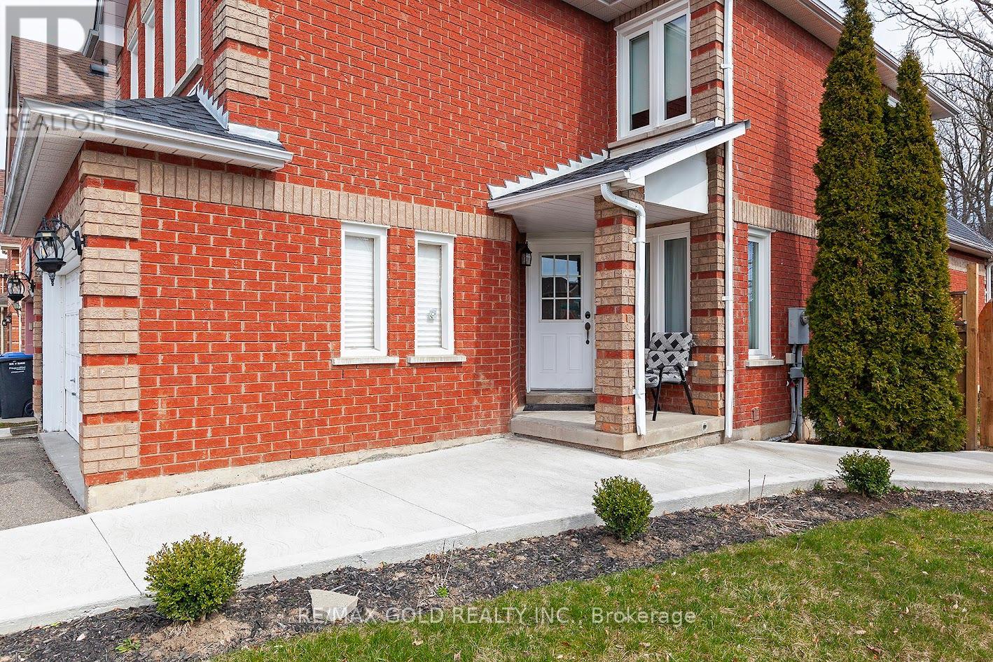 1 Ripley Crescent, Brampton (Fletcher's West), Ontario  L6Y 4S8 - Photo 2 - W12809348