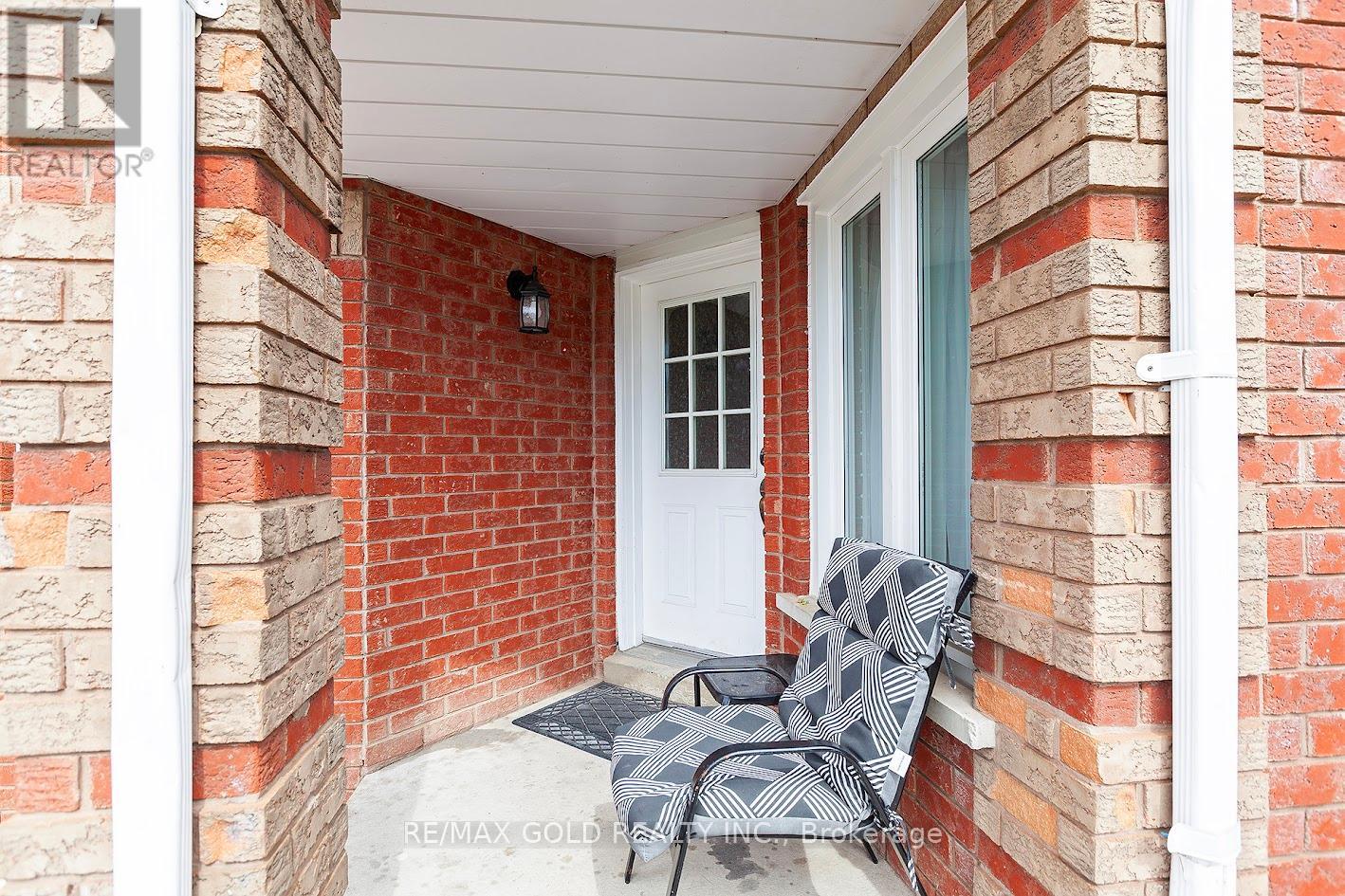 1 Ripley Crescent, Brampton (Fletcher's West), Ontario  L6Y 4S8 - Photo 3 - W12809348