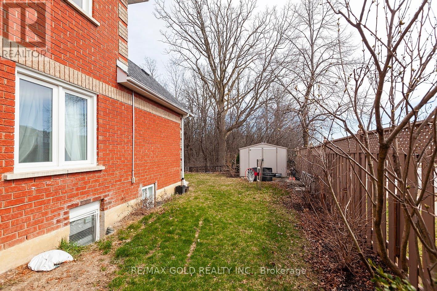 1 Ripley Crescent, Brampton (Fletcher's West), Ontario  L6Y 4S8 - Photo 4 - W12809348