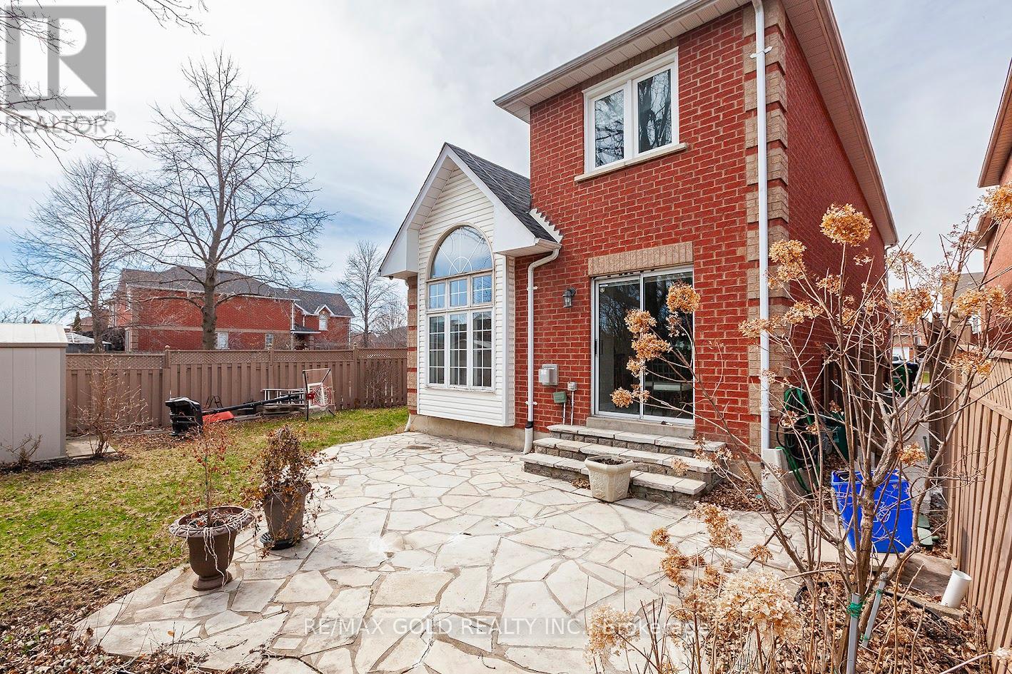 1 Ripley Crescent, Brampton (Fletcher's West), Ontario  L6Y 4S8 - Photo 6 - W12809348