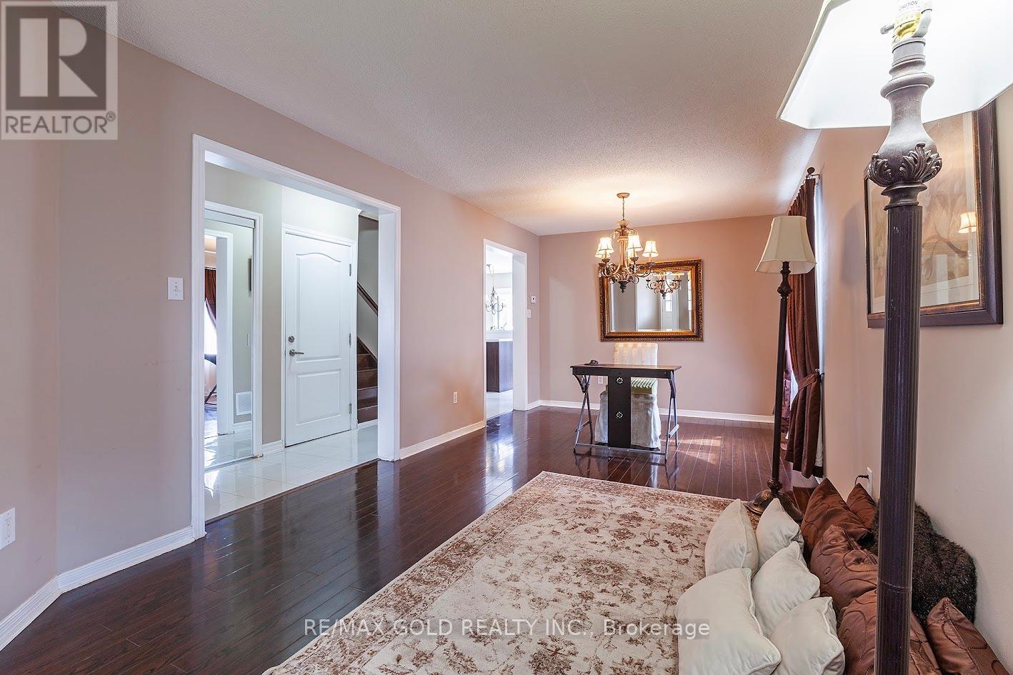 1 Ripley Crescent, Brampton (Fletcher's West), Ontario  L6Y 4S8 - Photo 7 - W12809348