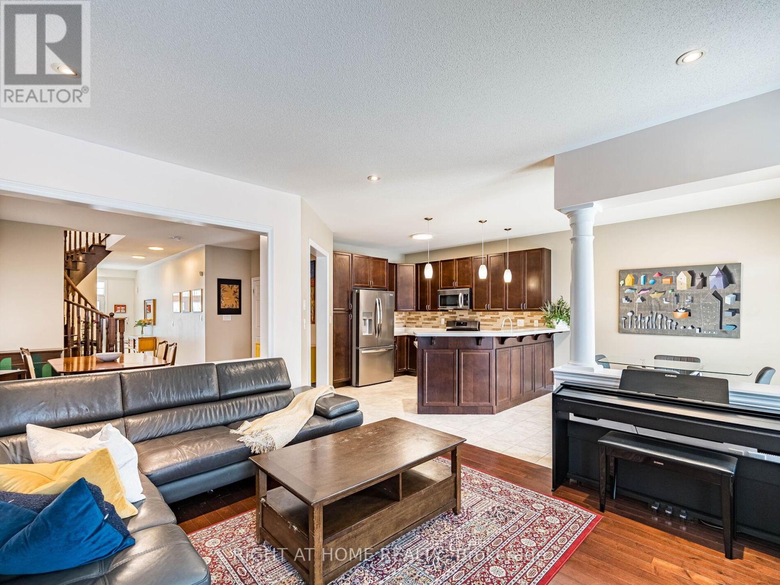 2242 Kwinter Road, Oakville, Ontario  L6M 0H2 - Photo 14 - W12809354