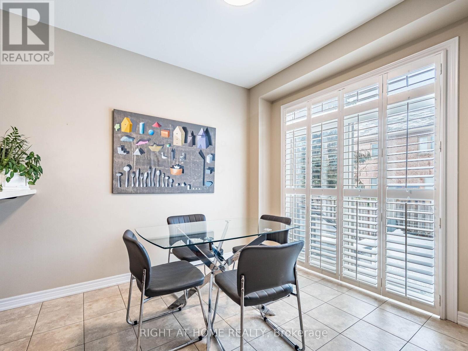 2242 Kwinter Road, Oakville, Ontario  L6M 0H2 - Photo 15 - W12809354