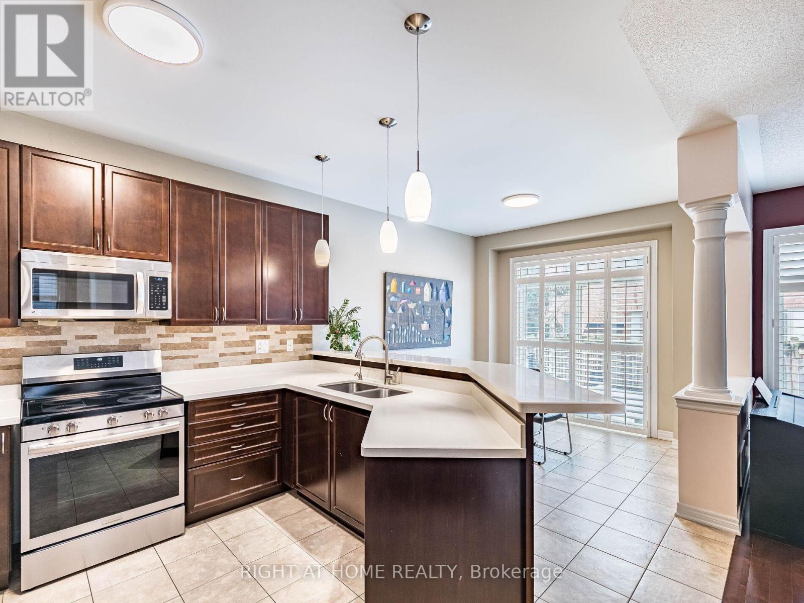 2242 Kwinter Road, Oakville, Ontario  L6M 0H2 - Photo 16 - W12809354