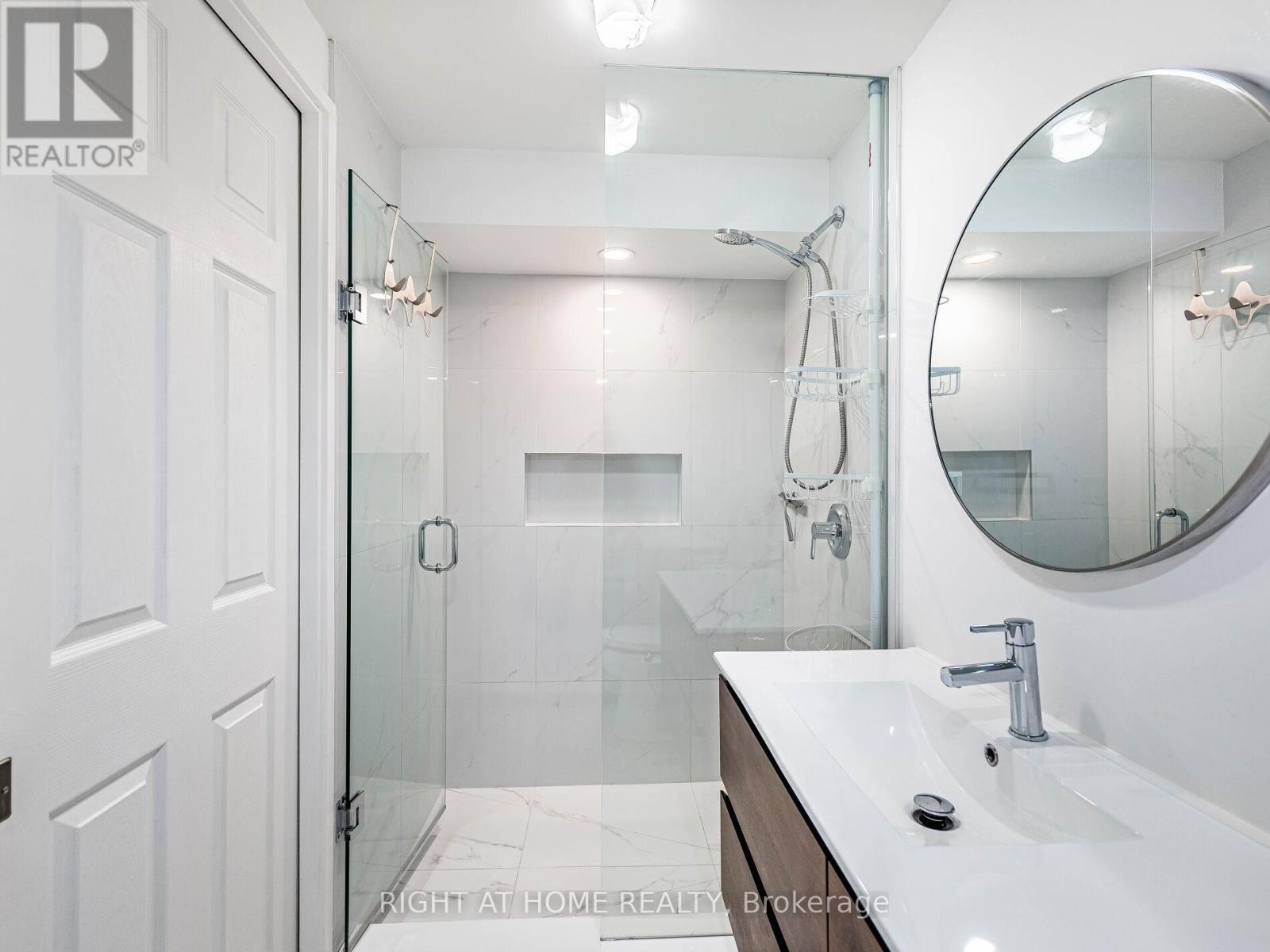 2242 Kwinter Road, Oakville, Ontario  L6M 0H2 - Photo 46 - W12809354