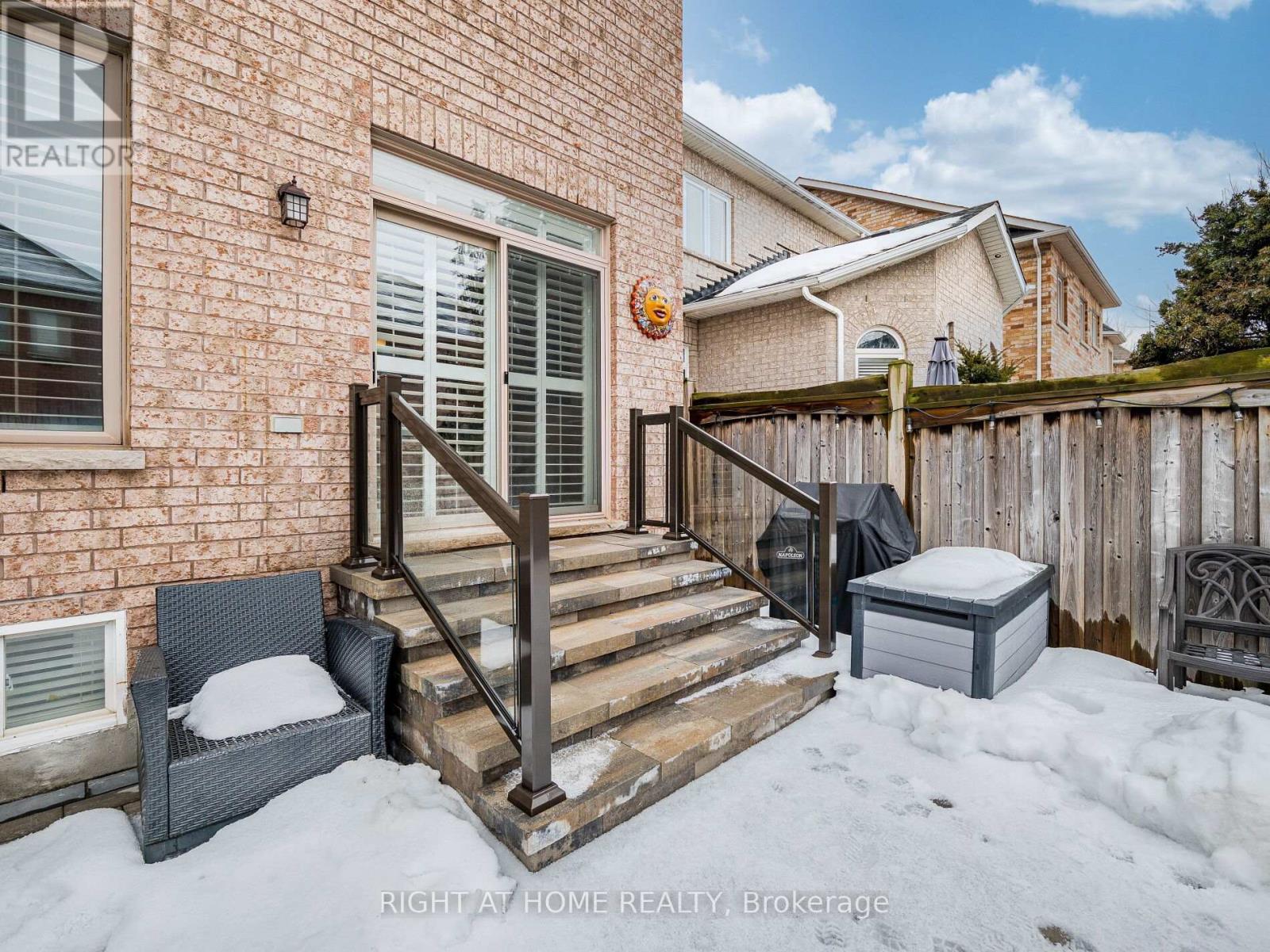 2242 Kwinter Road, Oakville, Ontario  L6M 0H2 - Photo 49 - W12809354