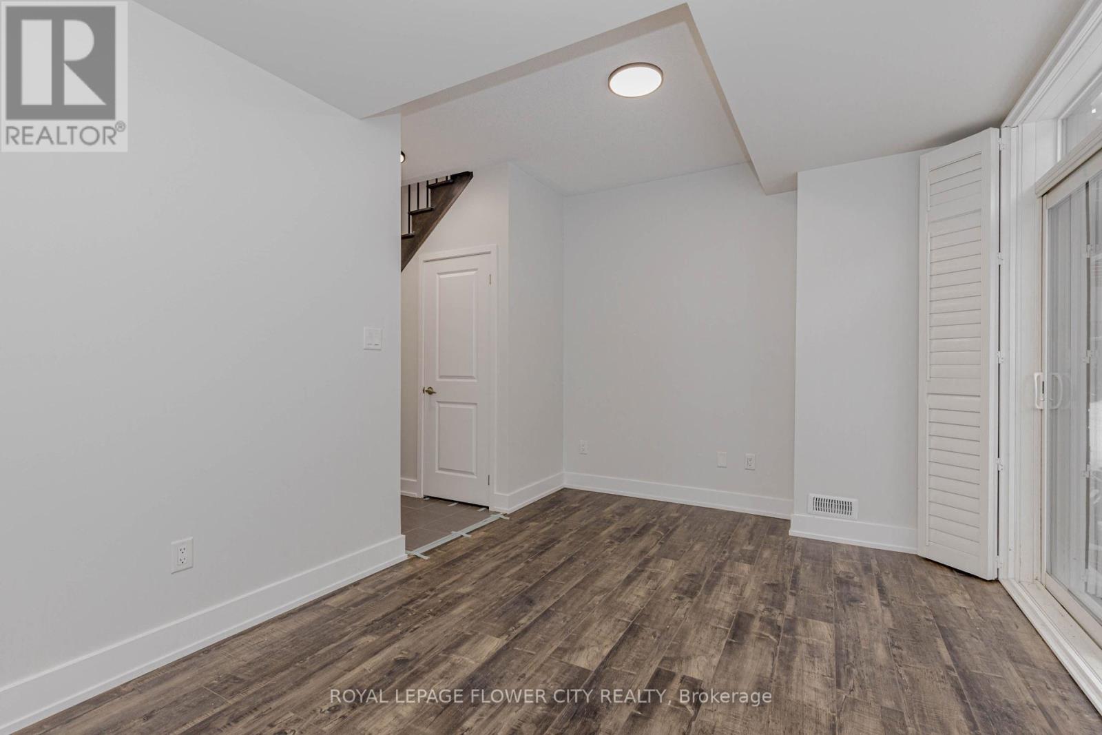 191 Sabina Drive, Oakville, Ontario  L6H 7C3 - Photo 14 - W12809360