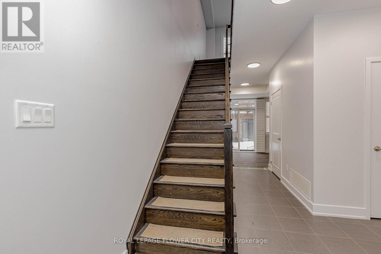 191 Sabina Drive, Oakville, Ontario  L6H 7C3 - Photo 16 - W12809360