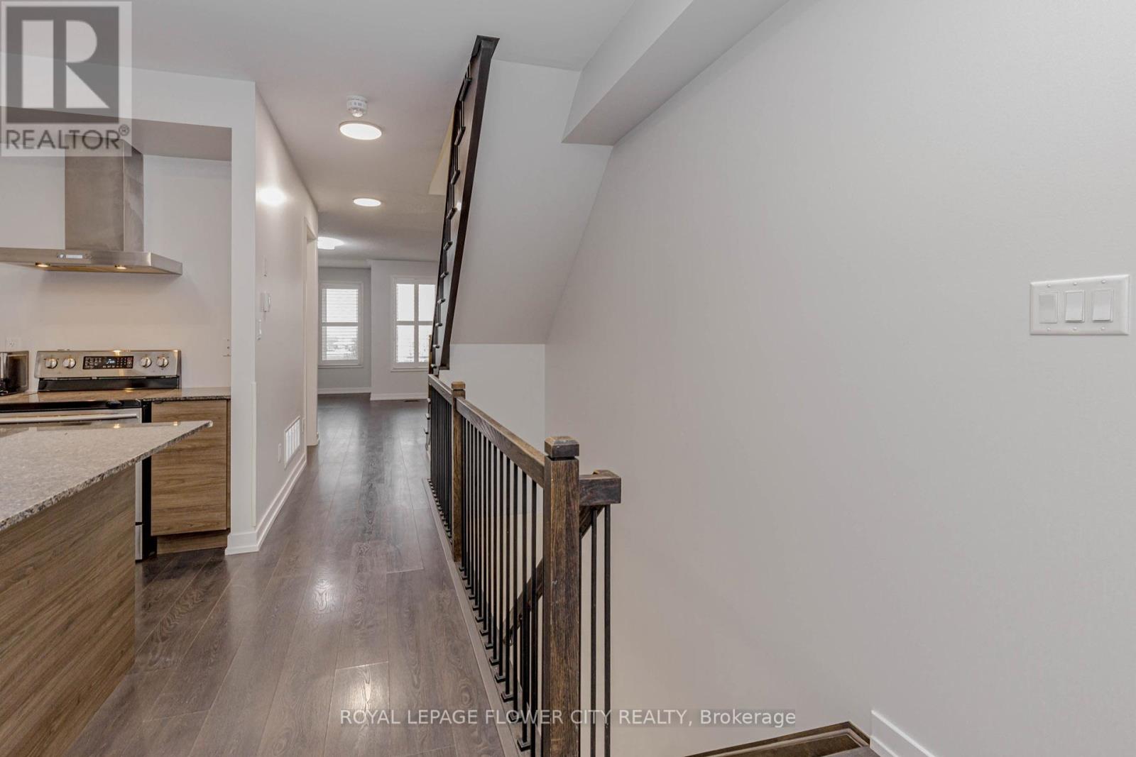 191 Sabina Drive, Oakville, Ontario  L6H 7C3 - Photo 18 - W12809360