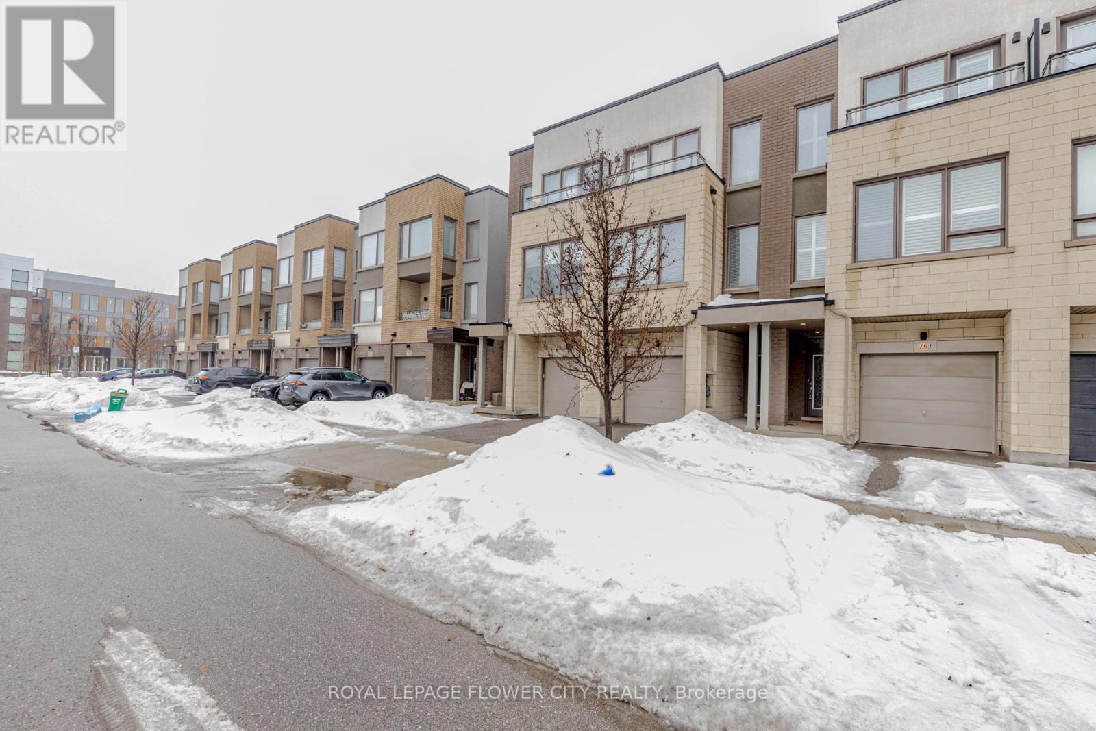 191 Sabina Drive, Oakville, Ontario  L6H 7C3 - Photo 2 - W12809360