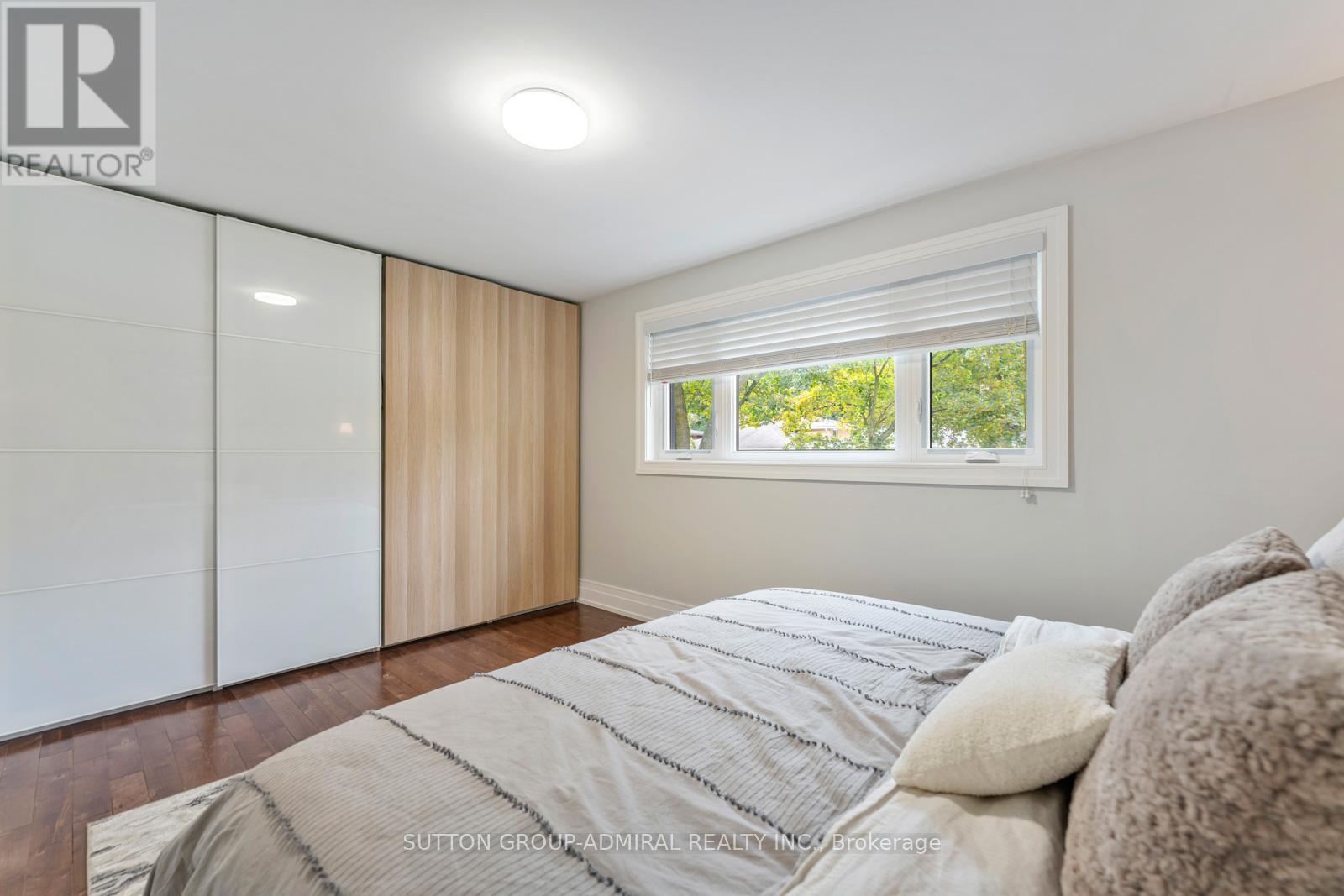 41 Waterford Drive, Toronto, Ontario  M9R 2N5 - Photo 12 - W12809376