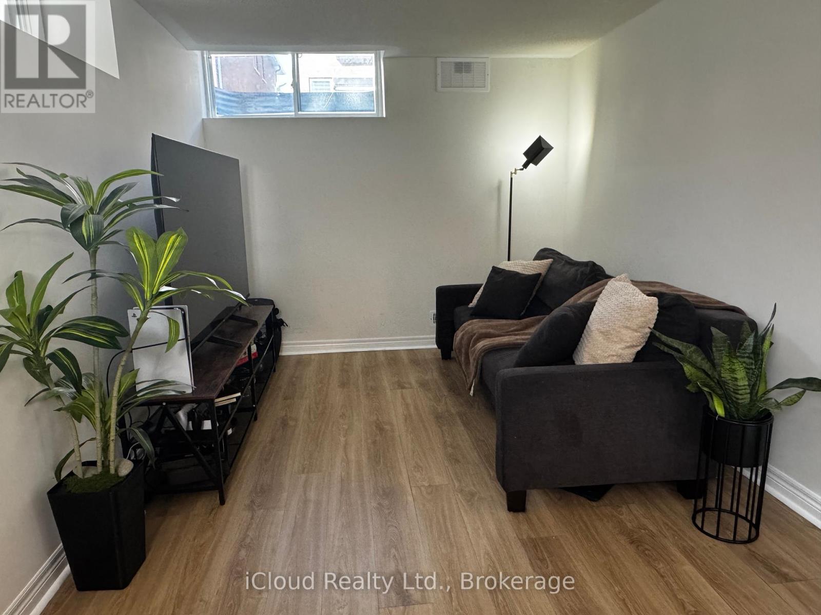 Lower - 3925 Lodi Road N, Burlington, Ontario  L7M 0Z5 - Photo 2 - W12809380