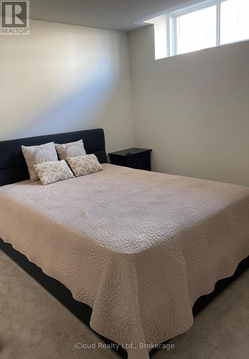 Lower - 3925 Lodi Road N, Burlington, Ontario  L7M 0Z5 - Photo 5 - W12809380