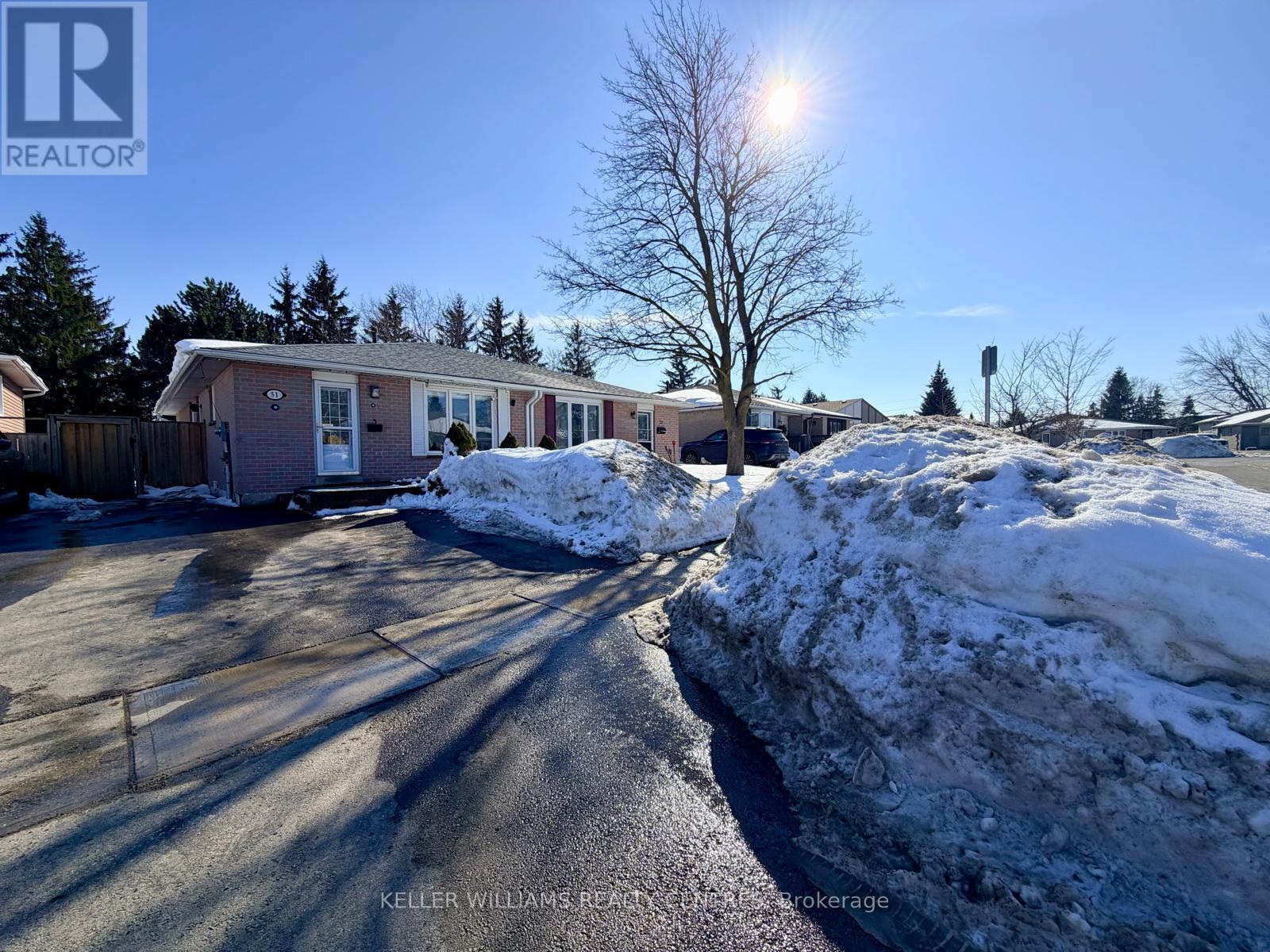 51 Manor Crescent, Orangeville, Ontario  L9W 3P2 - Photo 2 - W12809390