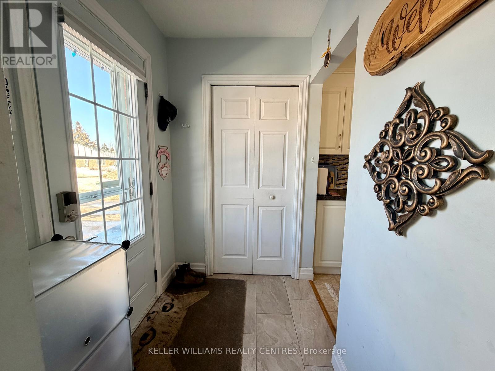 51 Manor Crescent, Orangeville, Ontario  L9W 3P2 - Photo 4 - W12809390