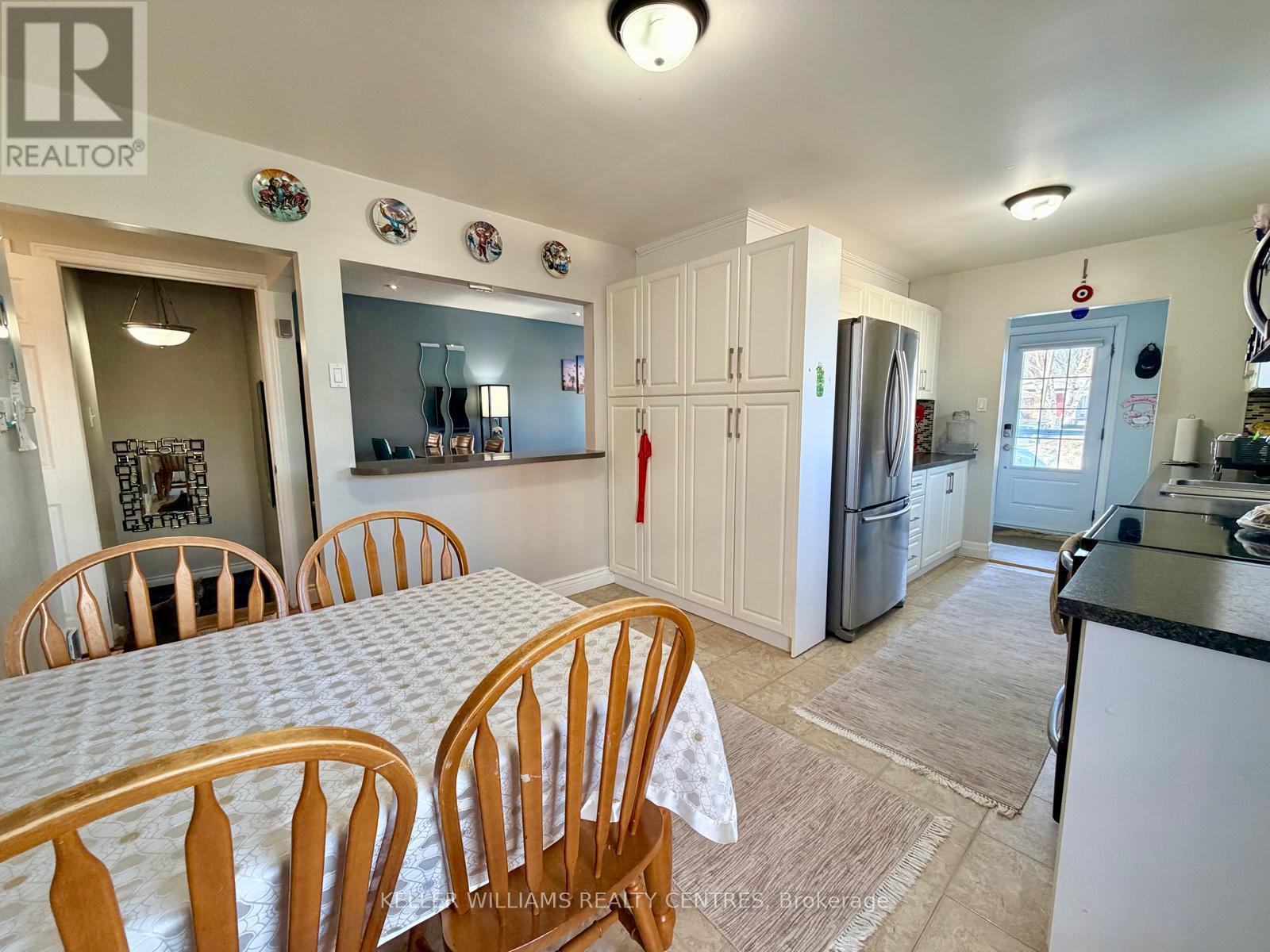 51 Manor Crescent, Orangeville, Ontario  L9W 3P2 - Photo 8 - W12809390