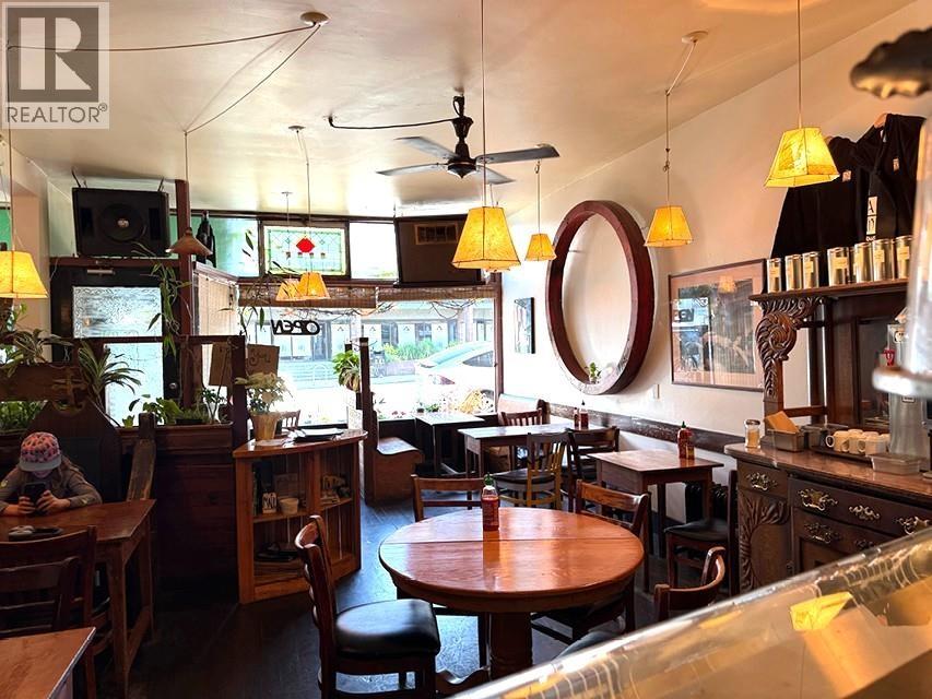 Listing Picture 2 of 5 : 2722 W 4TH AVENUE, Vancouver / 溫哥華 - 魯藝地產 Yvonne Lu Group - MLS Medallion Club Member