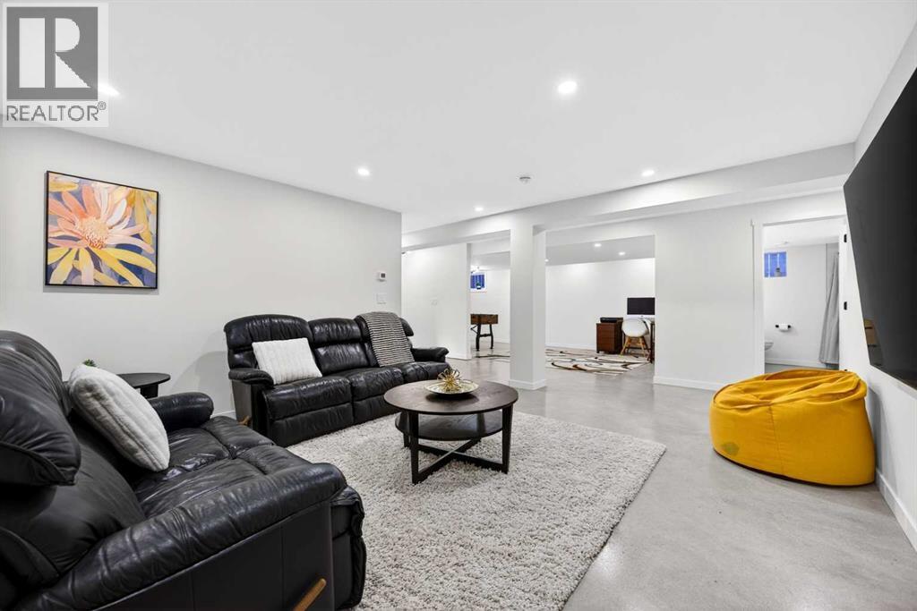 7103 Bow Crescent Nw, Calgary, Alberta  T3B 2C9 - Photo 34 - A2287821