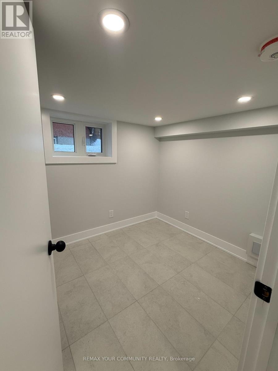 5 (Bsmt) - 88 Spruce Street W, Aurora, Ontario  L4G 1S1 - Photo 11 - N12801028