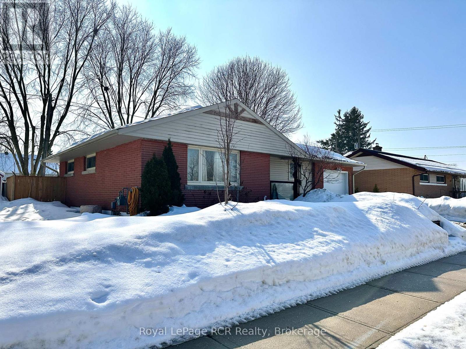 535 13th Street, Hanover, Ontario  N4N 1Y5 - Photo 3 - X12809404