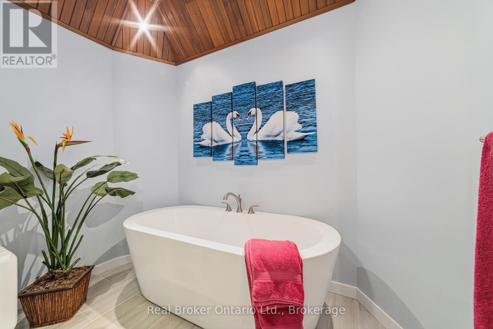 295 Brant Road, Brant, Ontario  N0E 1N0 - Photo 25 - X12809432