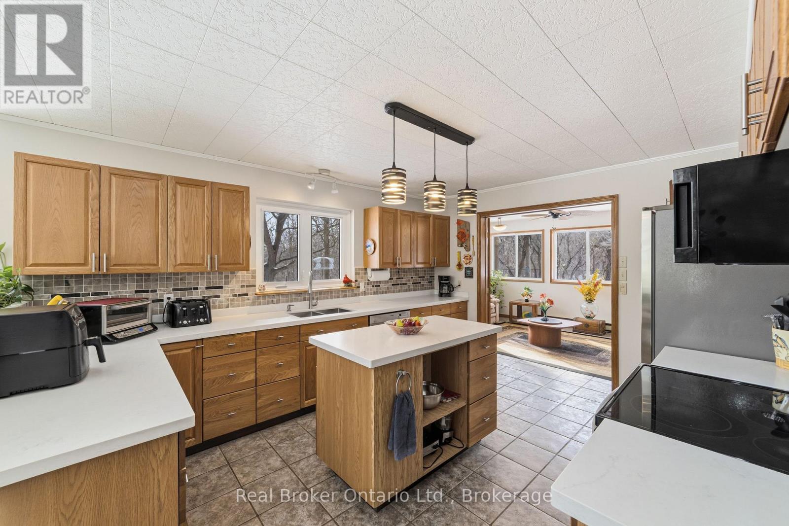 295 Brant Road, Brant, Ontario  N0E 1N0 - Photo 9 - X12809432