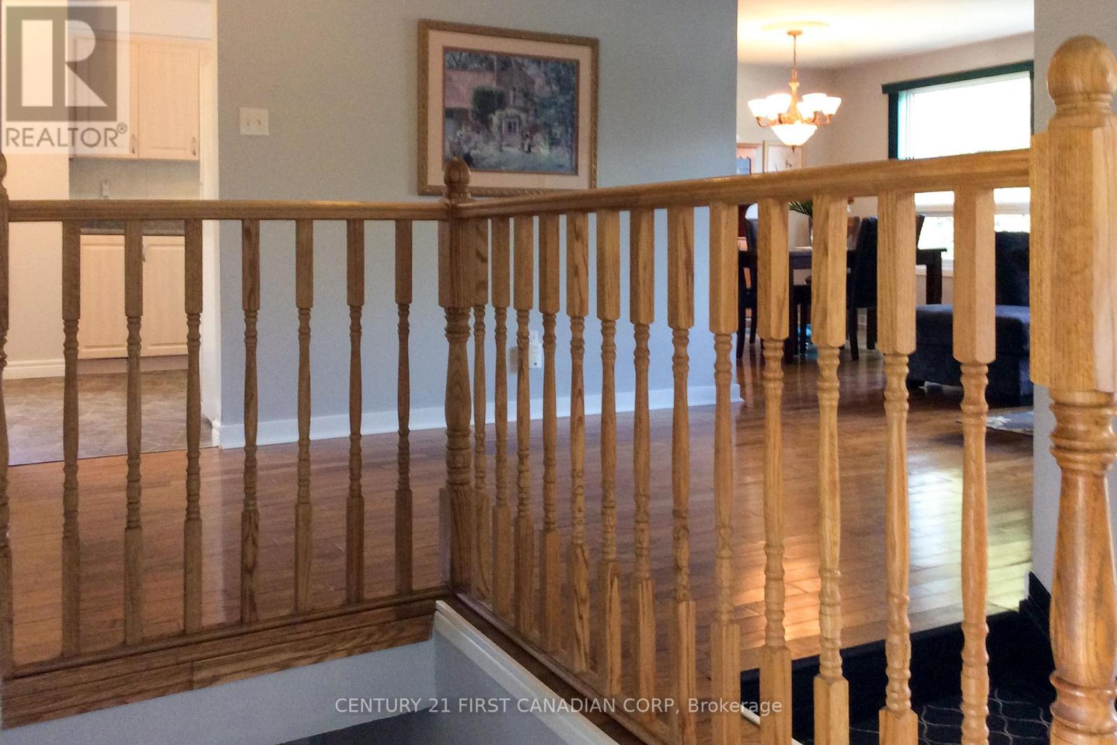 106 Angelo Drive, West Elgin, Ontario  N0L 2P0 - Photo 11 - X12461950