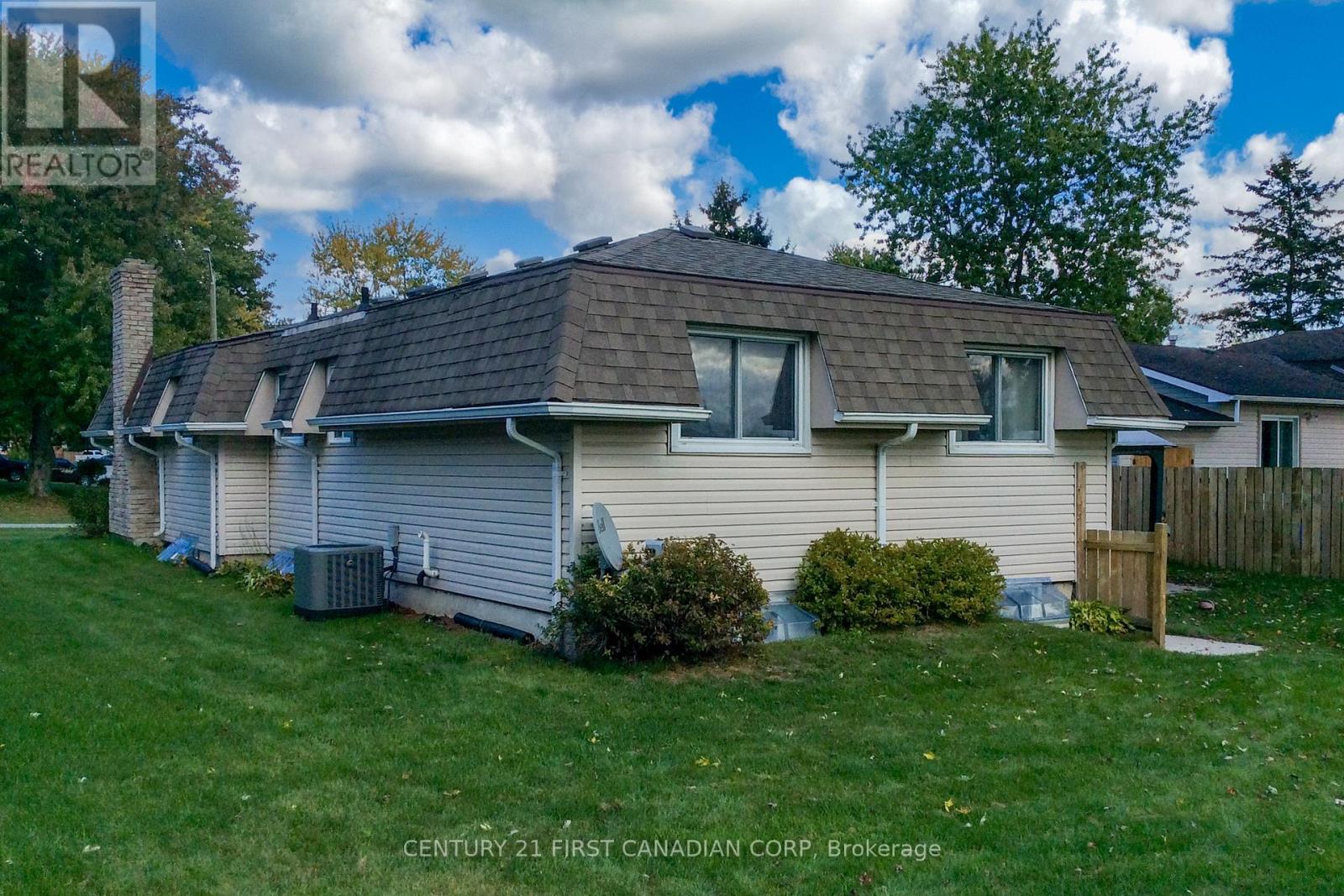 106 Angelo Drive, West Elgin, Ontario  N0L 2P0 - Photo 42 - X12461950