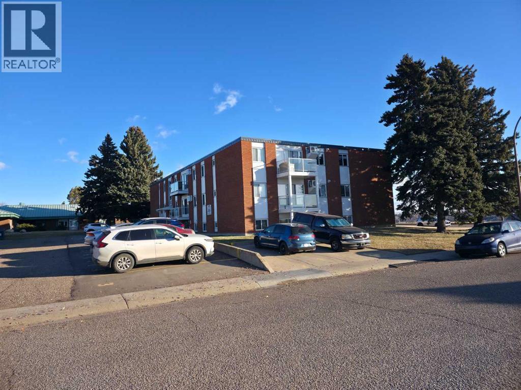 9, 512 Mccutcheon Drive Nw, Medicine Hat, Alberta  T1A 6X7 - Photo 2 - A2274623