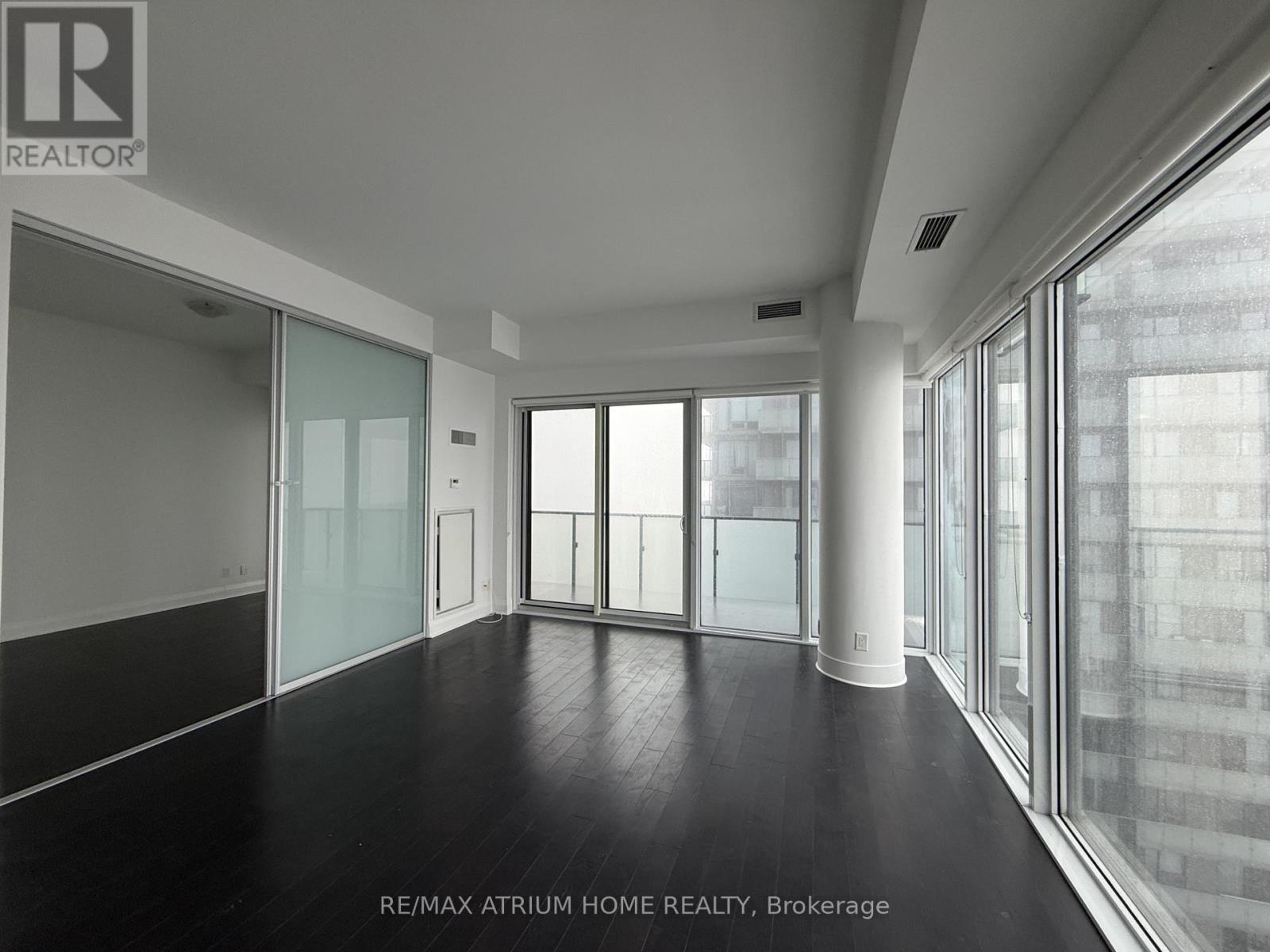 4001 - 65 St Mary Street, Toronto (Bay Street Corridor), Ontario  M5S 0A6 - Photo 3 - C12809440