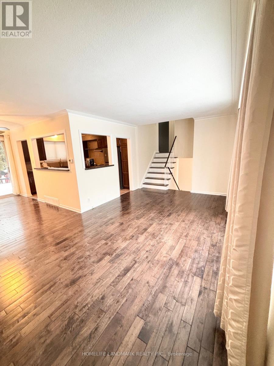 27 Arrowflight Drive, Markham, Ontario  L3P 1R9 - Photo 3 - N12809408