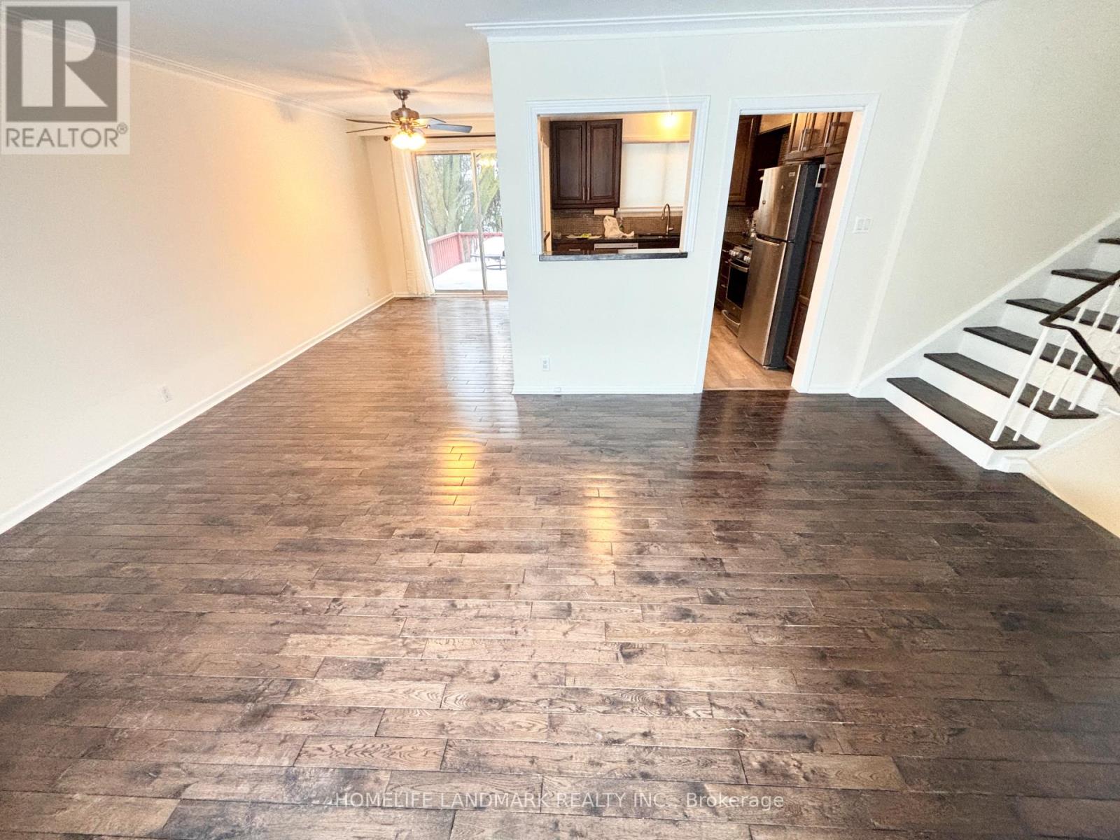 27 Arrowflight Drive, Markham, Ontario  L3P 1R9 - Photo 4 - N12809408