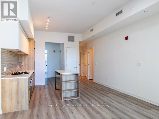 301 - 722 Marlee Avenue, Toronto, Ontario  M6B 3J7 - Photo 6 - W12809426