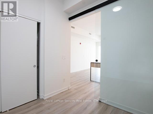 301 - 722 Marlee Avenue, Toronto, Ontario  M6B 3J7 - Photo 7 - W12809426