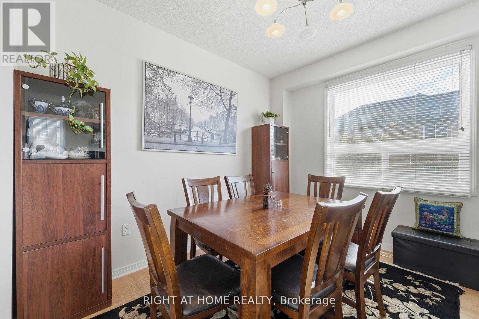 154 - 7155 Magistrate Terrace, Mississauga, Ontario  L5W 1Y9 - Photo 10 - W12809438