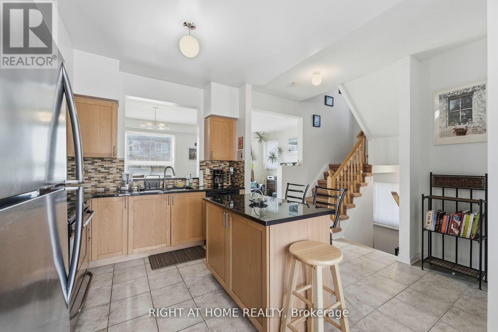 154 - 7155 Magistrate Terrace, Mississauga, Ontario  L5W 1Y9 - Photo 8 - W12809438