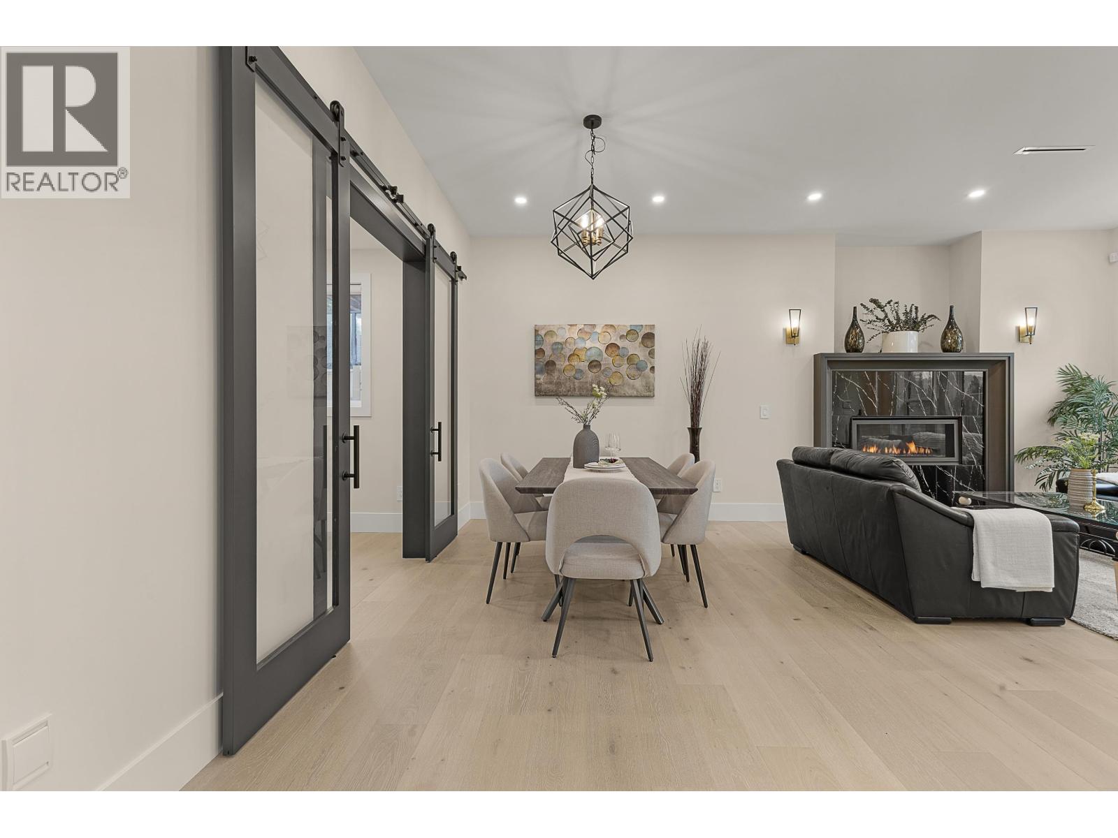 841 Rondeau St Street, Coquitlam, British Columbia  V3J 5Z4 - Photo 3 - R3091784