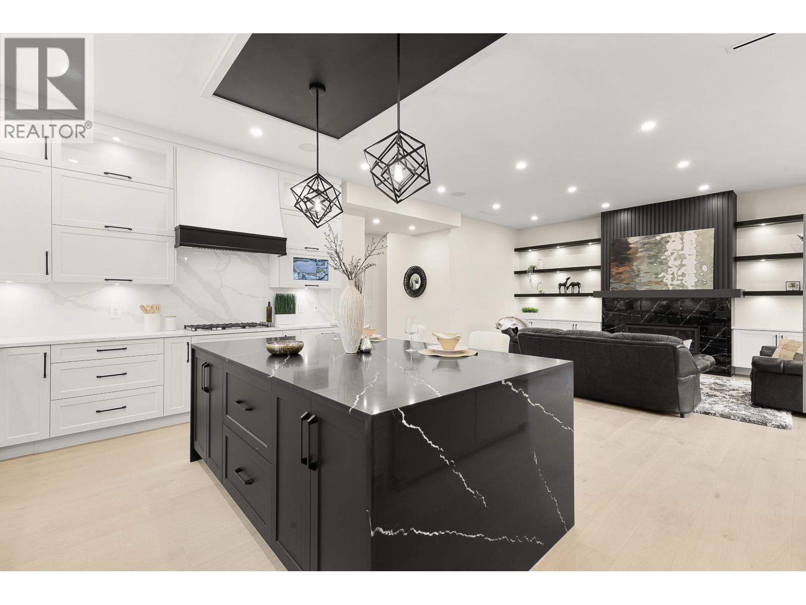 841 Rondeau St Street, Coquitlam, British Columbia  V3J 5Z4 - Photo 10 - R3091784