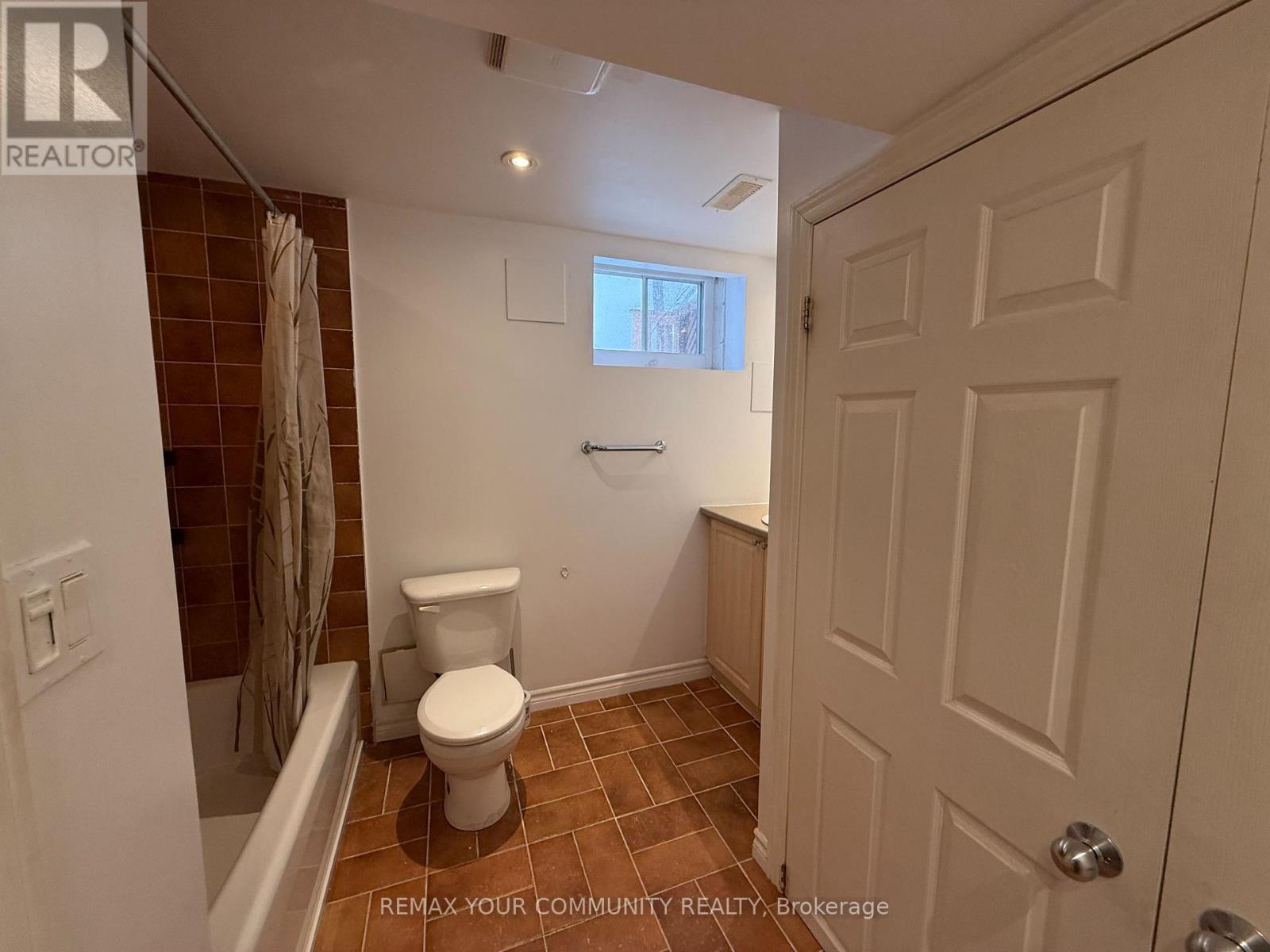 Lower - 165 Carlson Drive, Newmarket, Ontario  L3Y 3H2 - Photo 13 - N12809412