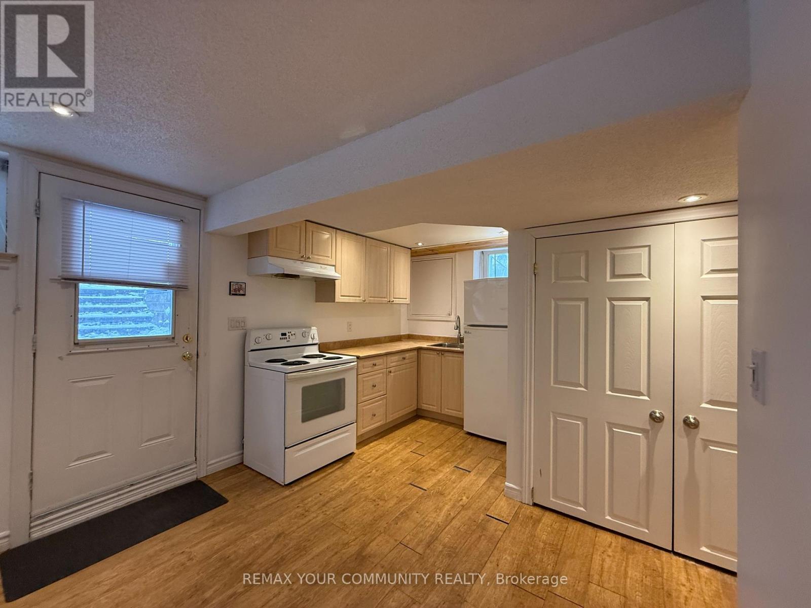 Lower - 165 Carlson Drive, Newmarket, Ontario  L3Y 3H2 - Photo 4 - N12809412