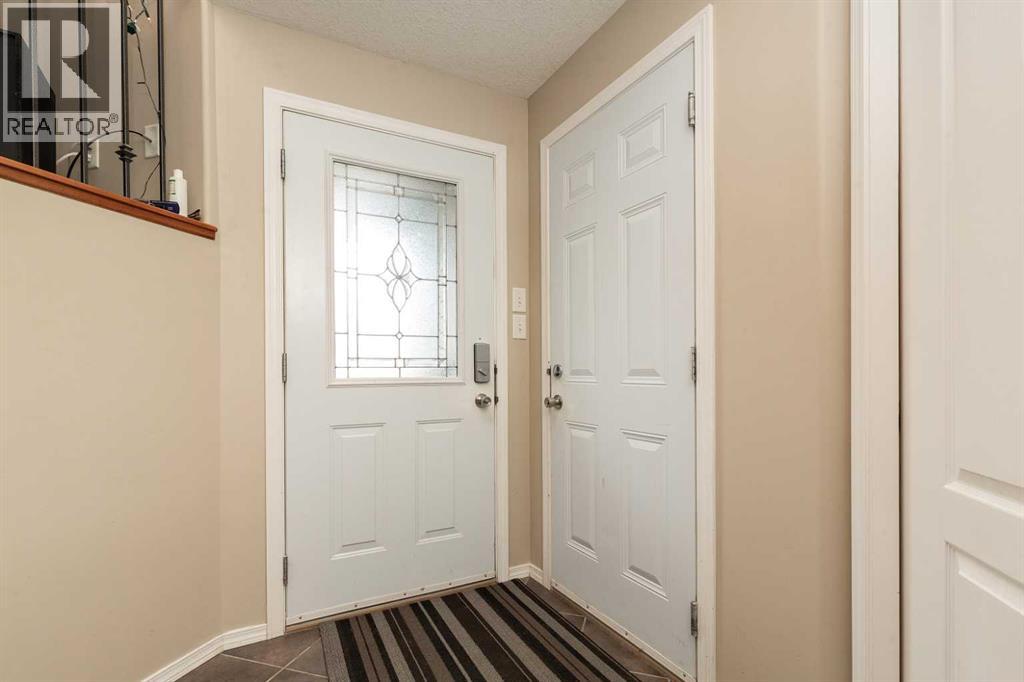 296 Tartan Circle W, Lethbridge, Alberta T1J 0Z1 - Photo 3 - A2283989