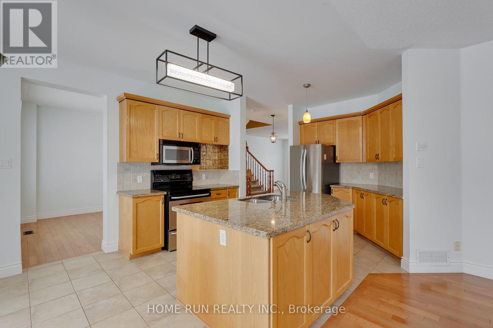 11 Westmeath Crescent, Ottawa, Ontario  K2K 3B1 - Photo 11 - X12809482
