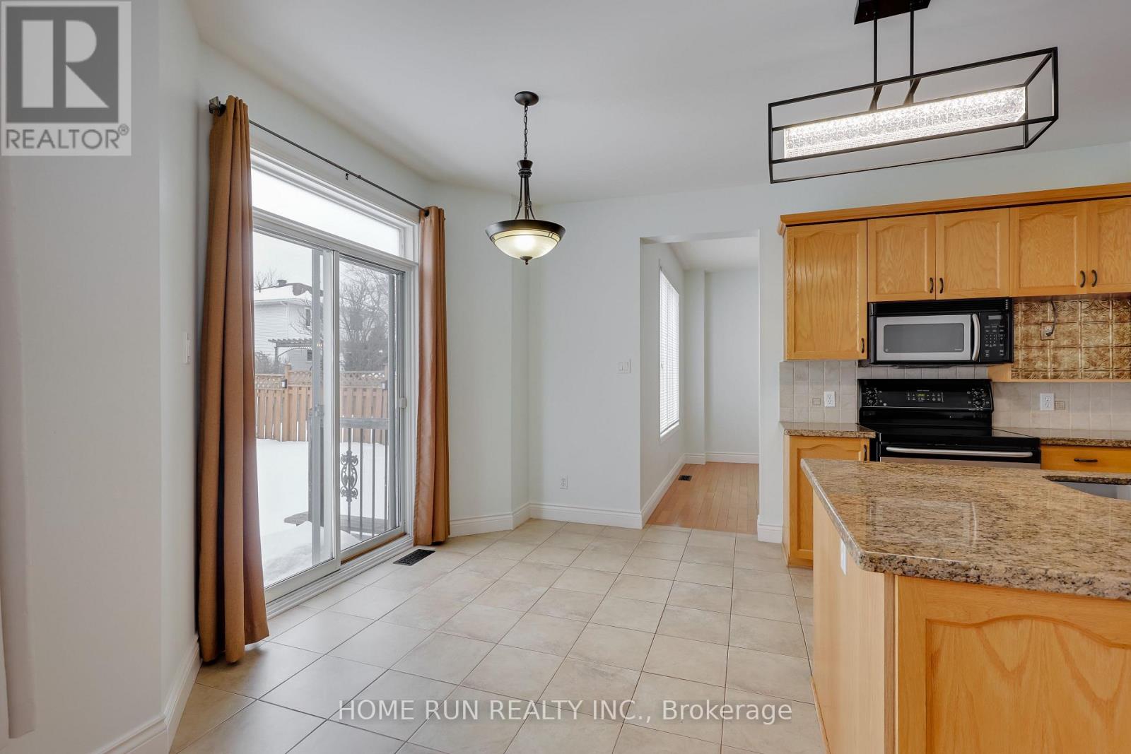 11 Westmeath Crescent, Ottawa, Ontario  K2K 3B1 - Photo 12 - X12809482