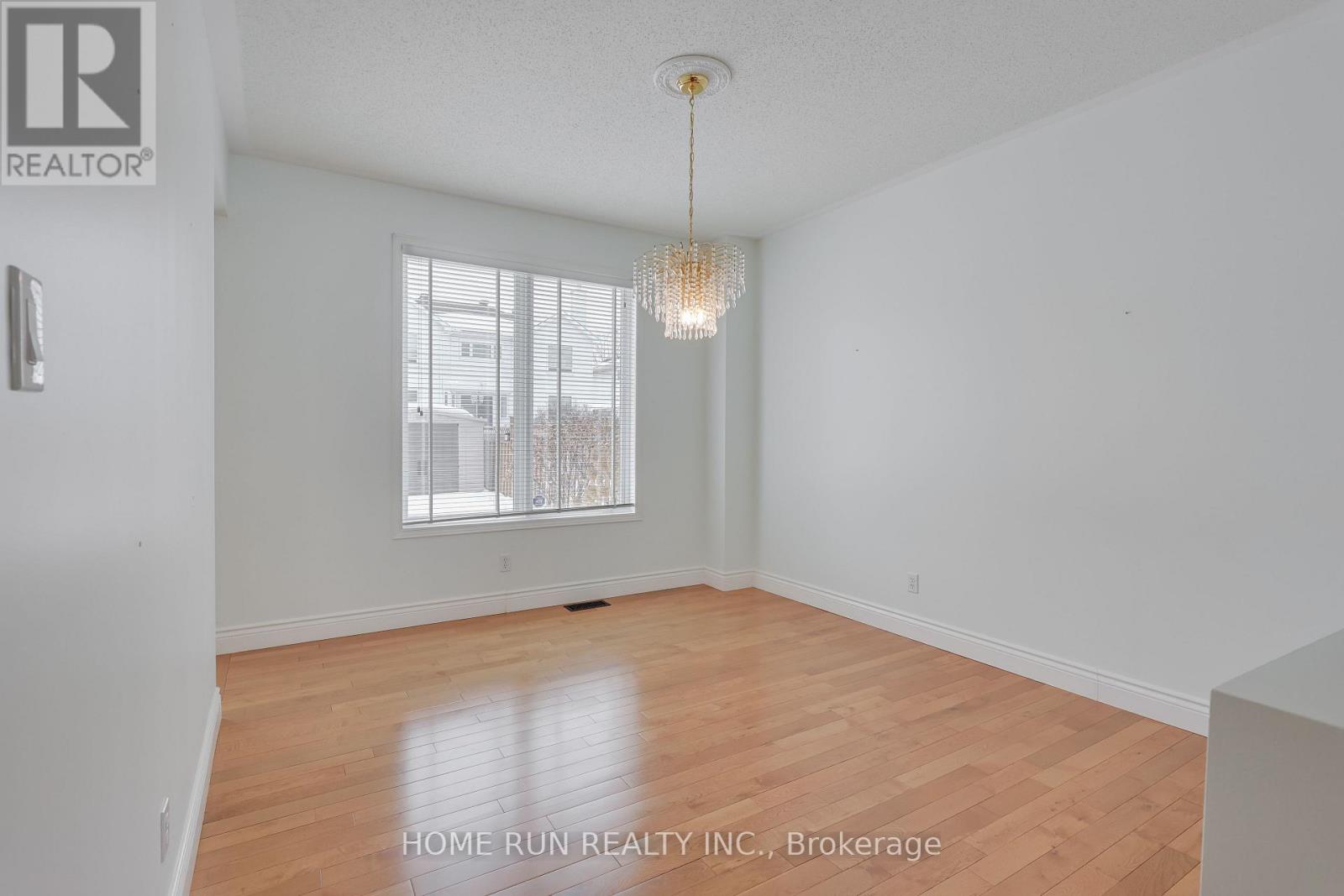 11 Westmeath Crescent, Ottawa, Ontario  K2K 3B1 - Photo 9 - X12809482